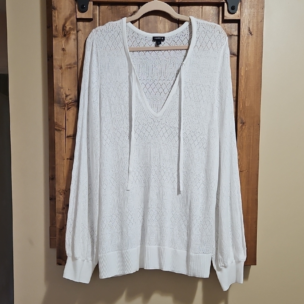 Torrid White Pointelle Vneck Lightweight Sweater 2X